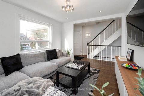 Photo 7 at 261 Blackthorn Avenue, Pellam Park, Toronto