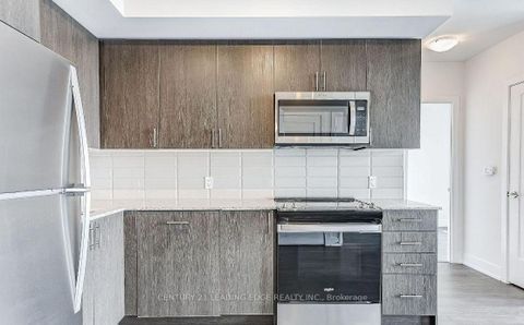 Photo 3 at 716 - 2550 Simcoe Street N, Windfields, Oshawa