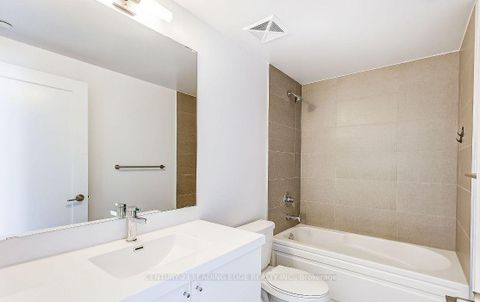 Photo 4 at 716 - 2550 Simcoe Street N, Windfields, Oshawa