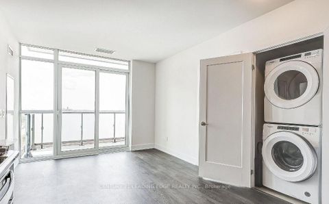 Photo 7 at 716 - 2550 Simcoe Street N, Windfields, Oshawa