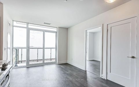 Photo 8 at 716 - 2550 Simcoe Street N, Windfields, Oshawa