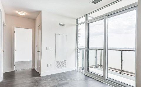 Photo 9 at 716 - 2550 Simcoe Street N, Windfields, Oshawa