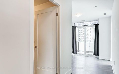 Photo 15 at 716 - 2550 Simcoe Street N, Windfields, Oshawa