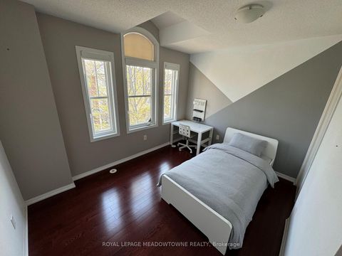 Photo 11 at 26 Yates Avenue, Birchmount, Toronto