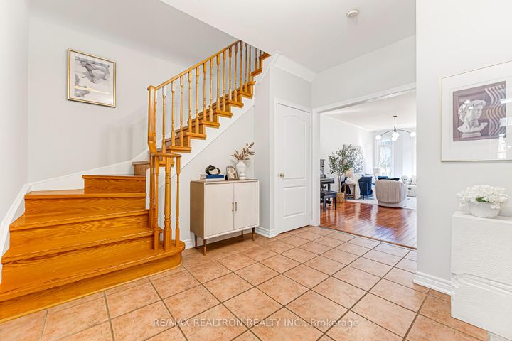 Photo 11 at 27 Copperstone Crescent, Rouge Woods, Richmond Hill