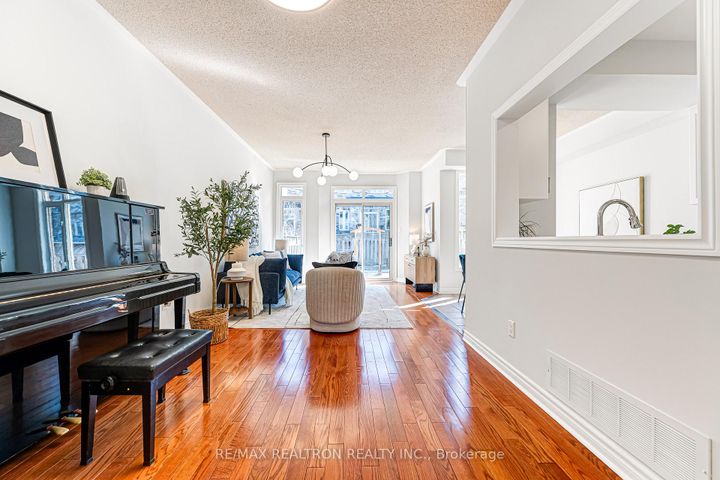 Photo 12 at 27 Copperstone Crescent, Rouge Woods, Richmond Hill