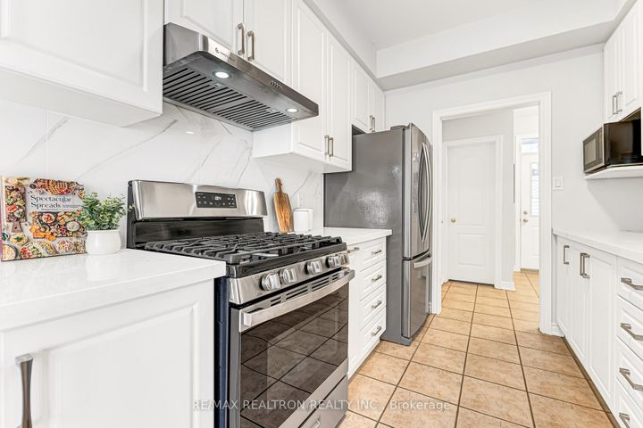 Photo 23 at 27 Copperstone Crescent, Rouge Woods, Richmond Hill