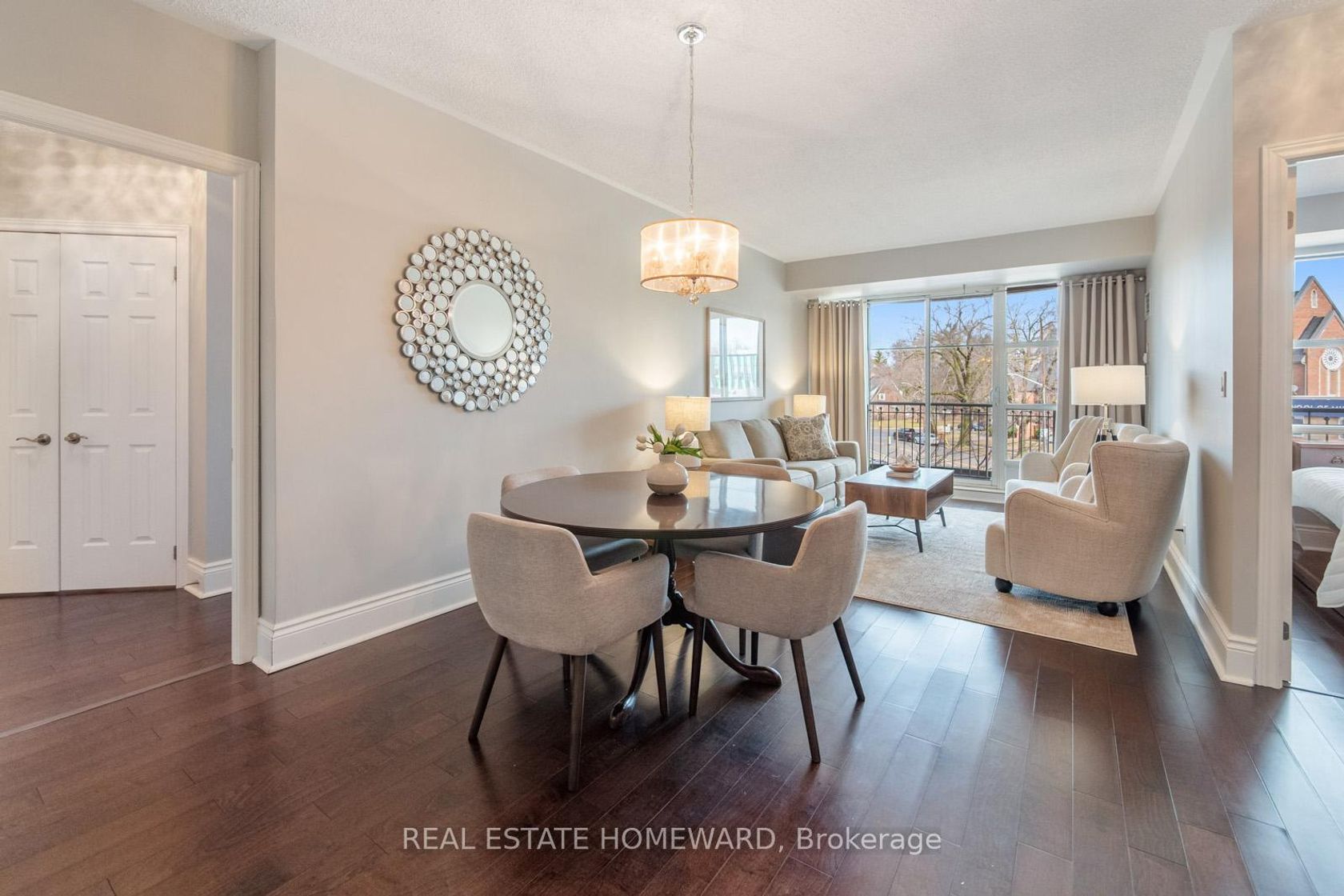 312 - 3085 Bloor Street W, Queensway, Toronto by Loree Meneguzzi Real Estate 312 - 3085 Bloor Street W, Queensway, Toronto