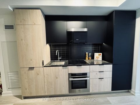 Photo 2 at 533 - 28 Eastern Avenue, Moss Park, Toronto