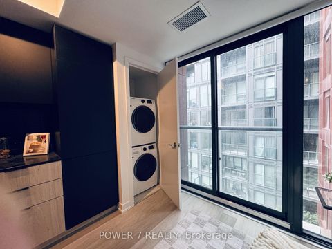 Photo 9 at 533 - 28 Eastern Avenue, Moss Park, Toronto