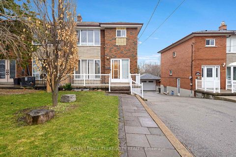 Photo 0 at 27 Gotham Court, Amesbury, Toronto