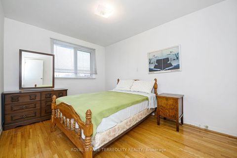 Photo 19 at 27 Gotham Court, Amesbury, Toronto