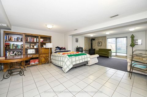 Photo 23 at 27 Gotham Court, Amesbury, Toronto