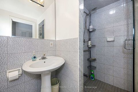 Photo 27 at 27 Gotham Court, Amesbury, Toronto