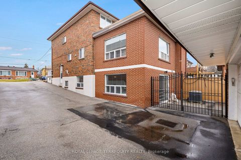 Photo 28 at 27 Gotham Court, Amesbury, Toronto