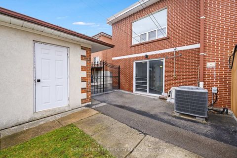 Photo 29 at 27 Gotham Court, Amesbury, Toronto