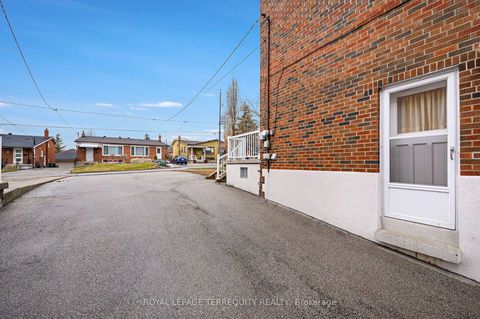 Photo 30 at 27 Gotham Court, Amesbury, Toronto