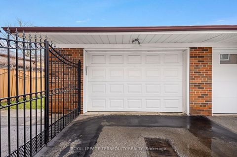 Photo 31 at 27 Gotham Court, Amesbury, Toronto