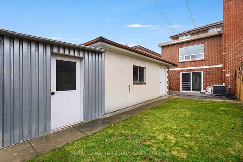 Photo 32 at 27 Gotham Court, Amesbury, Toronto