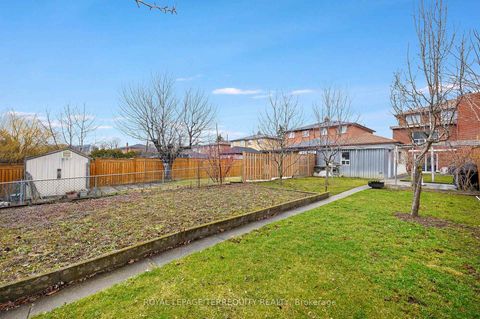 Photo 34 at 27 Gotham Court, Amesbury, Toronto