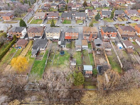 Photo 37 at 27 Gotham Court, Amesbury, Toronto