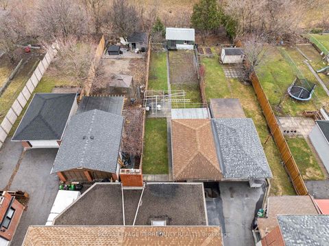 Photo 38 at 27 Gotham Court, Amesbury, Toronto