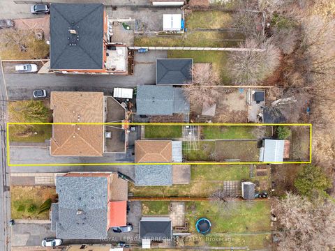 Photo 40 at 27 Gotham Court, Amesbury, Toronto