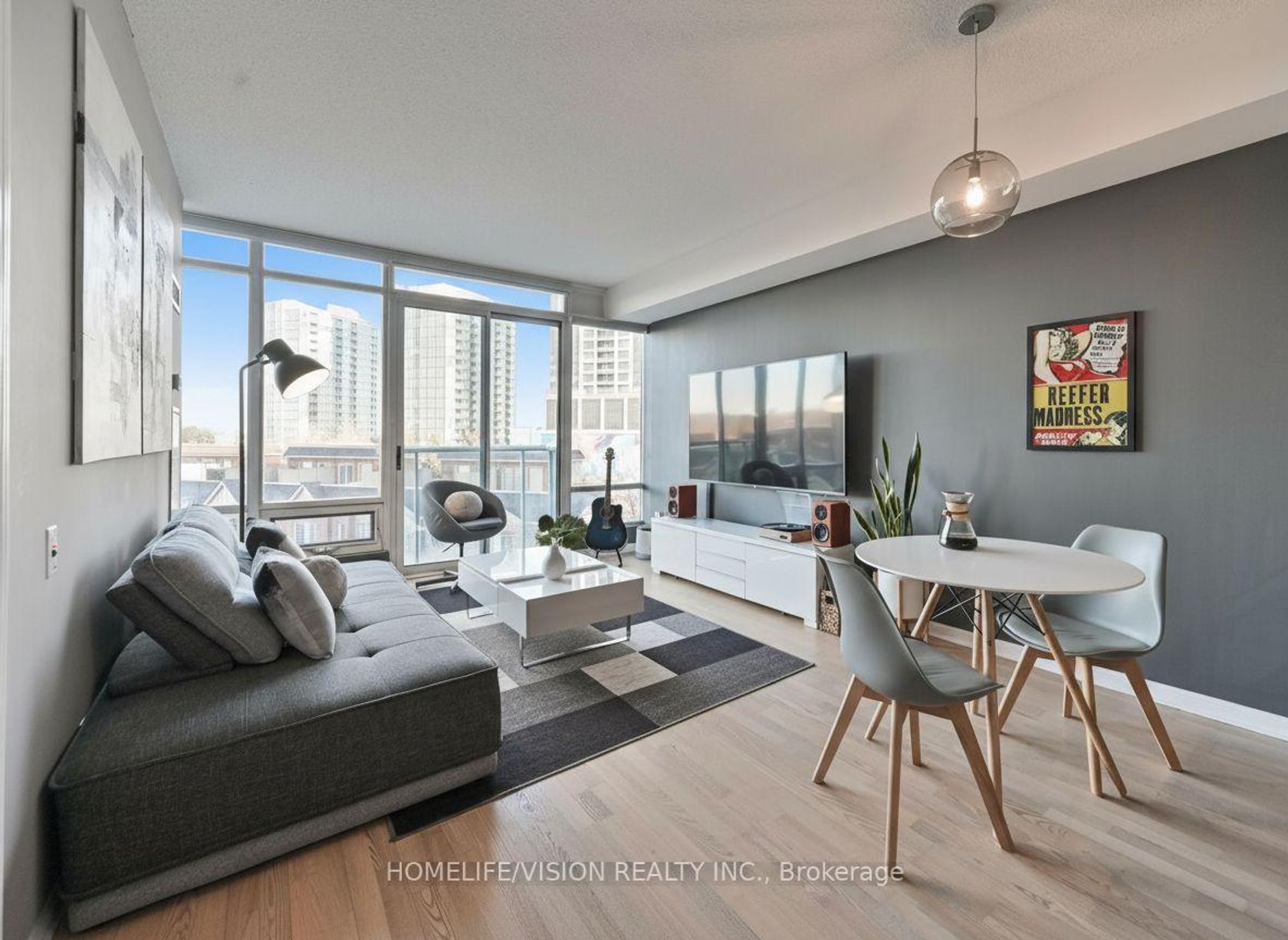 508 - 15 Windermere Avenue, Swansea, Toronto by Loree Meneguzzi Real Estate 508 - 15 Windermere Avenue, Swansea, Toronto