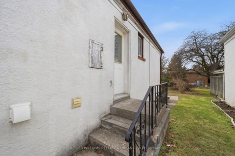 Photo 12 at 36 Cobden Street, Willowdale West, Toronto