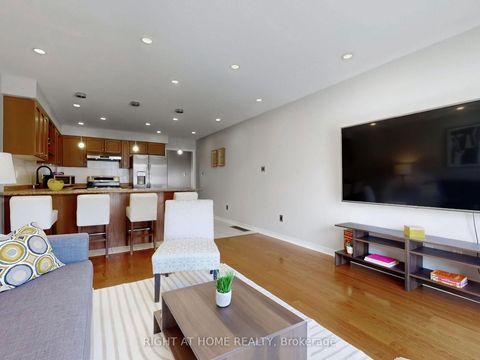 Photo 5 at 49 Wilkes Crescent, Birchmount, Toronto