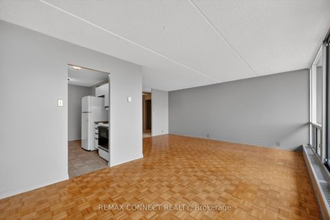 Photo 13 at 910 - 2 Glamorgan Avenue, Dorset Park, Toronto