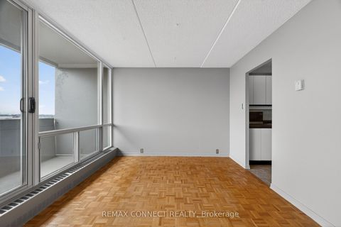 Photo 15 at 910 - 2 Glamorgan Avenue, Dorset Park, Toronto