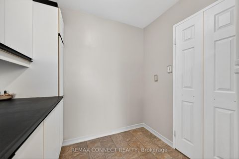 Photo 27 at 910 - 2 Glamorgan Avenue, Dorset Park, Toronto