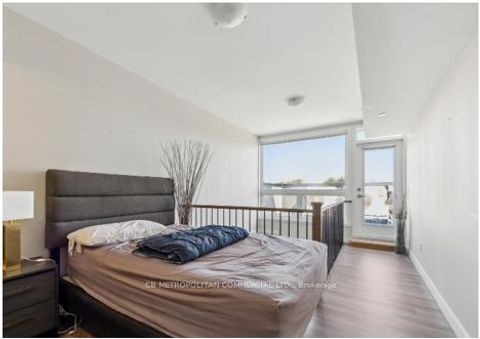 Photo 2 at 335 College Street, Chinatown, Toronto