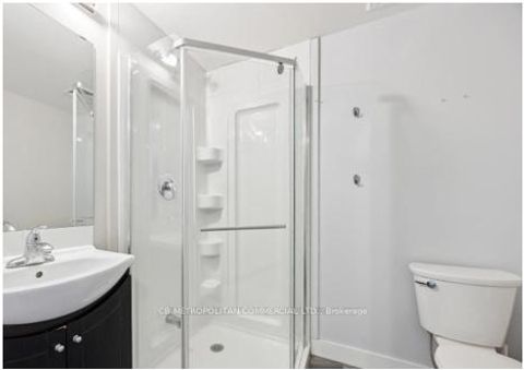 Photo 4 at 335 College Street, Chinatown, Toronto