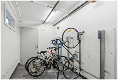 Photo 5 at 335 College Street, Chinatown, Toronto