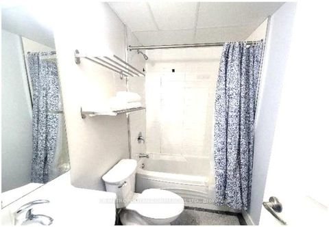 Photo 10 at 335 College Street, Chinatown, Toronto