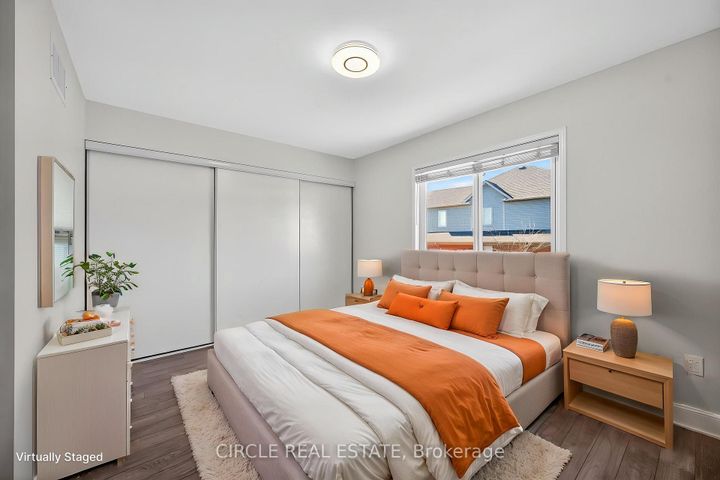 Photo 11 at 4 - 4950 Albina Way, Hurontario, Mississauga