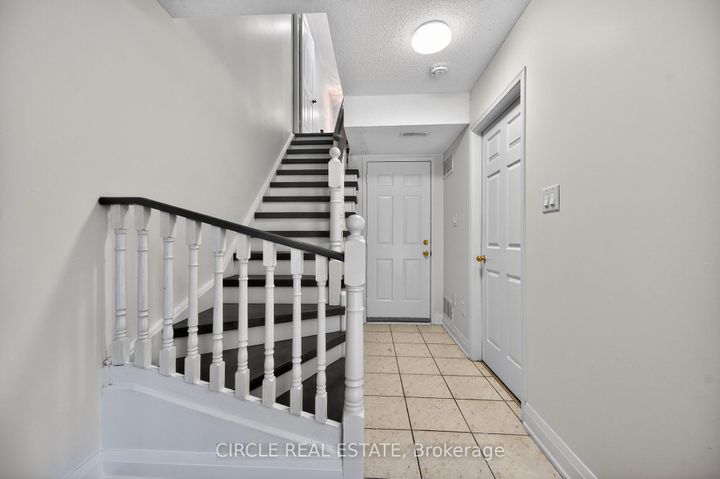 Photo 16 at 4 - 4950 Albina Way, Hurontario, Mississauga