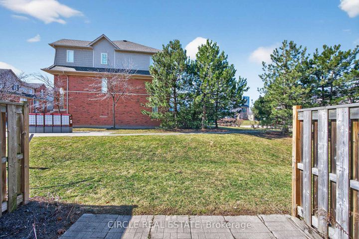 Photo 18 at 4 - 4950 Albina Way, Hurontario, Mississauga