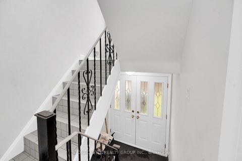 Photo 6 at 10 Woodbury Road, Alderwood, Toronto