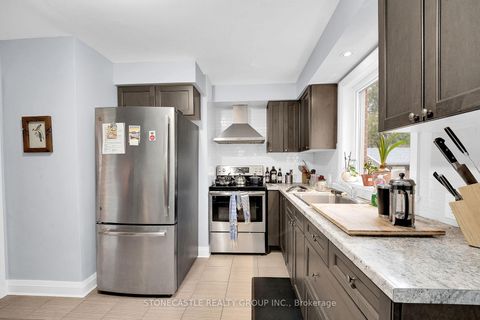 Photo 14 at 10 Woodbury Road, Alderwood, Toronto