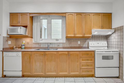 Photo 15 at 472 Symington Avenue, Pellam Park, Toronto