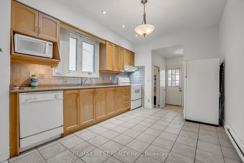 Photo 17 at 472 Symington Avenue, Pellam Park, Toronto