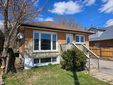 Photo 1 at 238 Toronto Avenue, Central, Oshawa