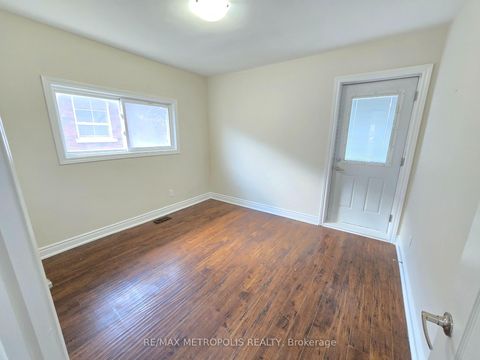 Photo 14 at 238 Toronto Avenue, Central, Oshawa