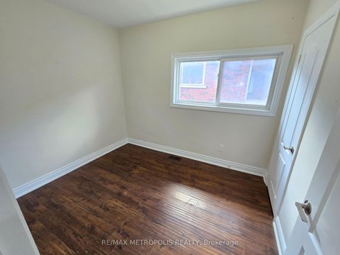 Photo 15 at 238 Toronto Avenue, Central, Oshawa