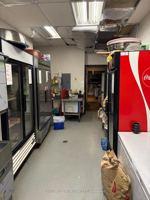 Photo 12 at 490 Queen Street W, Chinatown, Toronto