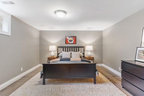 Photo 36 at 31 Ashwood Crescent, Rosethorn, Toronto