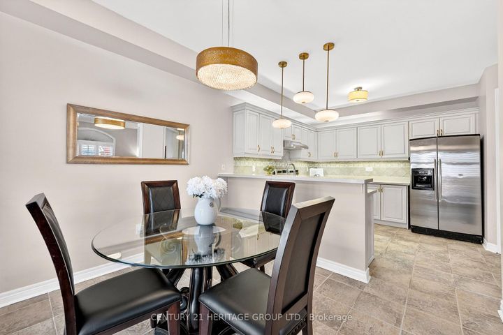 Photo 9 at 2 Adam Ernst Court, Vellore Village, Vaughan